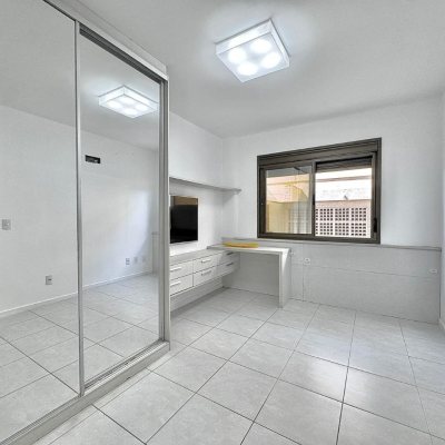 Apartamentos com 131m², 2 quartos, 2 suítes, 2 garagens, no bairro Trindade em Florianópolis