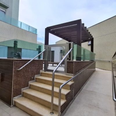 Apartamentos com 131m², 2 quartos, 2 suítes, 2 garagens, no bairro Trindade em Florianópolis