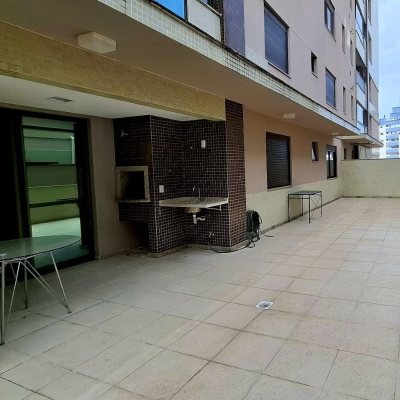 Apartamentos com 131m², 2 quartos, 2 suítes, 2 garagens, no bairro Trindade em Florianópolis