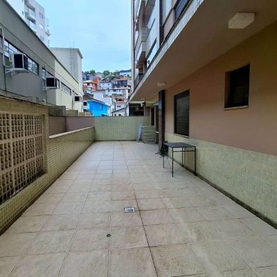 Apartamentos com 131m², 2 quartos, 2 suítes, 2 garagens, no bairro Trindade em Florianópolis