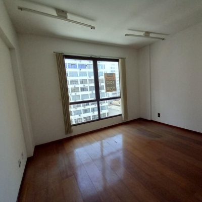 Sala com 22m², no bairro Centro em Florianópolis