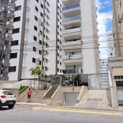 Apartamentos com 141m², 3 quartos, 1 suíte, 1 garagem, no bairro Centro em Florianópolis
