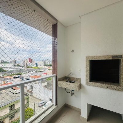 Apartamentos com 67m², 2 quartos, 1 suíte, 1 garagem, no bairro Centro em Florianópolis