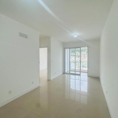 Apartamentos com 67m², 2 quartos, 1 suíte, 1 garagem, no bairro Centro em Florianópolis