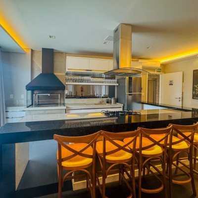 Apartamentos com 67m², 2 quartos, 1 suíte, 1 garagem, no bairro Centro em Florianópolis