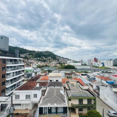 Apartamentos com 67m², 2 quartos, 1 suíte, 1 garagem, no bairro Centro em Florianópolis