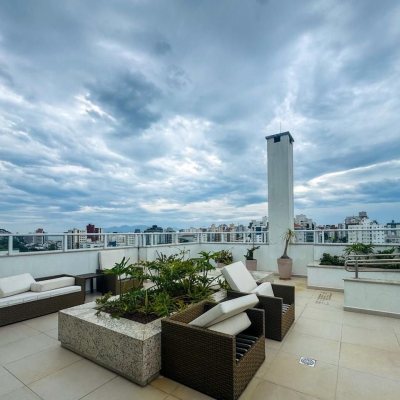 Apartamentos com 67m², 2 quartos, 1 suíte, 1 garagem, no bairro Centro em Florianópolis