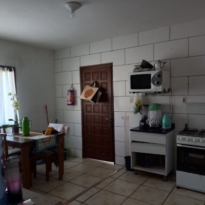 Casa Residencial com 126m², 5 quartos, 4 garagens, no bairro Campeche em Florianópolis