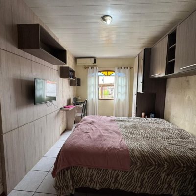 Casa Residencial/Comercial com 105m², 10 garagens, no bairro Carianos em Florianópolis