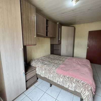 Casa Residencial/Comercial com 105m², 10 garagens, no bairro Carianos em Florianópolis