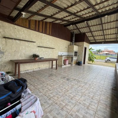 Casa Residencial/Comercial com 105m², 10 garagens, no bairro Carianos em Florianópolis