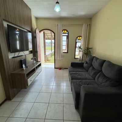 Casa Residencial/Comercial com 105m², 10 garagens, no bairro Carianos em Florianópolis