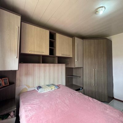 Casa Residencial/Comercial com 105m², 10 garagens, no bairro Carianos em Florianópolis