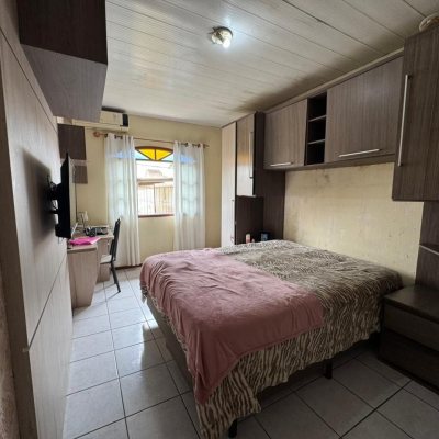 Casa Residencial/Comercial com 105m², 10 garagens, no bairro Carianos em Florianópolis