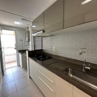 Apartamentos com 76m², 2 quartos, 1 suíte, 1 garagem, no bairro Jardim Atlântico em Florianópolis