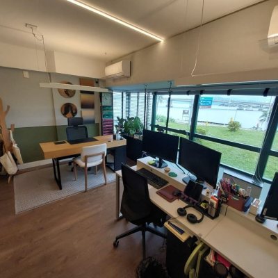 Sala com 63m², 2 garagens, no bairro Centro em Florianópolis