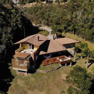 Casa em Condomínio com 208m², 3 quartos, 1 suíte, 6 garagens, no bairro Vargedo em Rancho Queimado