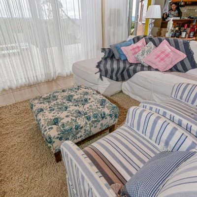 Casa em Condomínio com 208m², 3 quartos, 1 suíte, 6 garagens, no bairro Vargedo em Rancho Queimado