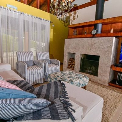 Casa em Condomínio com 208m², 3 quartos, 1 suíte, 6 garagens, no bairro Vargedo em Rancho Queimado