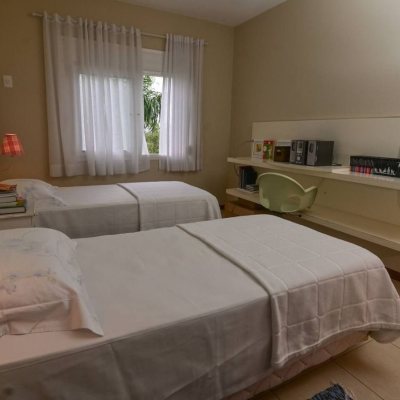 Casa em Condomínio com 208m², 3 quartos, 1 suíte, 6 garagens, no bairro Vargedo em Rancho Queimado