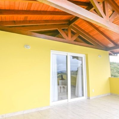 Casa em Condomínio com 208m², 3 quartos, 1 suíte, 6 garagens, no bairro Vargedo em Rancho Queimado