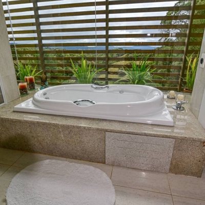 Casa em Condomínio com 208m², 3 quartos, 1 suíte, 6 garagens, no bairro Vargedo em Rancho Queimado