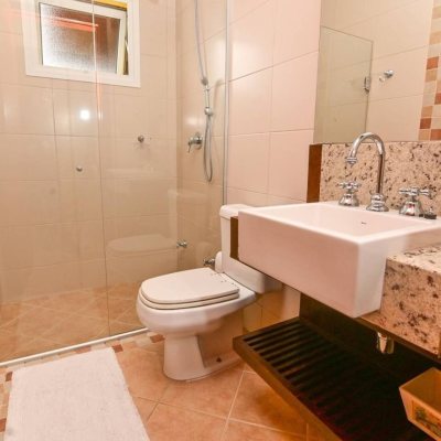 Casa em Condomínio com 208m², 3 quartos, 1 suíte, 6 garagens, no bairro Vargedo em Rancho Queimado