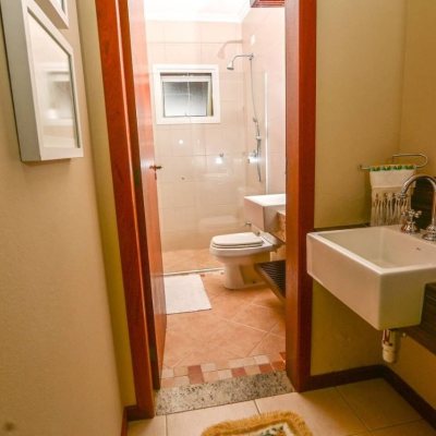 Casa em Condomínio com 208m², 3 quartos, 1 suíte, 6 garagens, no bairro Vargedo em Rancho Queimado