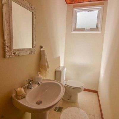 Casa em Condomínio com 208m², 3 quartos, 1 suíte, 6 garagens, no bairro Vargedo em Rancho Queimado