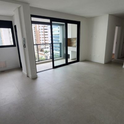 Apartamentos com 73m², 2 quartos, 1 suíte, 1 garagem, no bairro Centro em Florianópolis