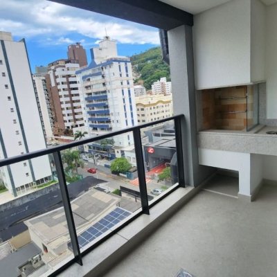 Apartamentos com 73m², 2 quartos, 1 suíte, 1 garagem, no bairro Centro em Florianópolis
