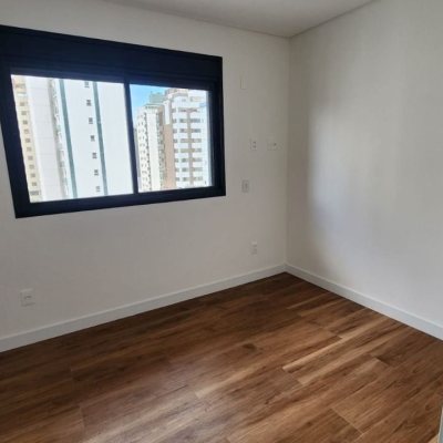 Apartamentos com 73m², 2 quartos, 1 suíte, 1 garagem, no bairro Centro em Florianópolis