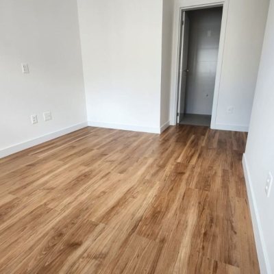 Apartamentos com 73m², 2 quartos, 1 suíte, 1 garagem, no bairro Centro em Florianópolis