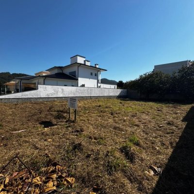 Terrenos Residenciais com 558m², no bairro Ingleses do Rio Vermelho em Florianópolis