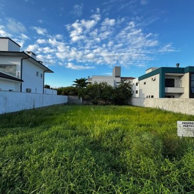 Terrenos Residenciais com 558m², no bairro Ingleses do Rio Vermelho em Florianópolis