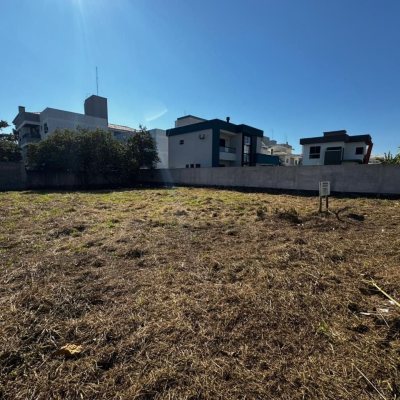 Terrenos Residenciais com 558m², no bairro Ingleses do Rio Vermelho em Florianópolis