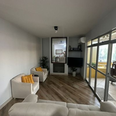 Cobertura com 183m², 3 quartos, 1 suíte, 10 garagens, no bairro Capoeiras em Florianópolis