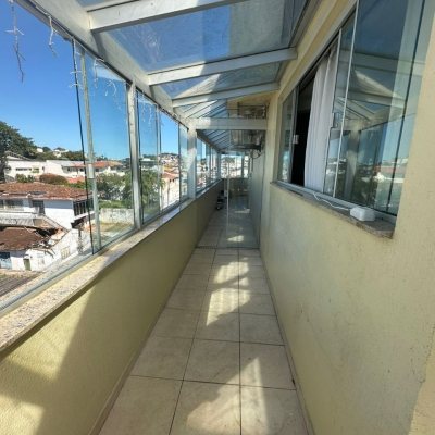Cobertura com 183m², 3 quartos, 1 suíte, 10 garagens, no bairro Capoeiras em Florianópolis