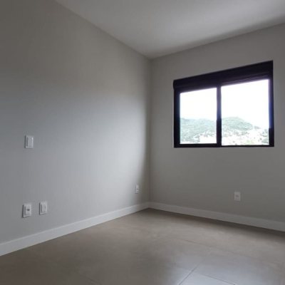 Apartamentos com 94m², 3 quartos, 10 suítes, 2 garagens, no bairro Monte Verde em Florianópolis