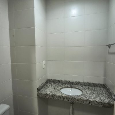 Sala com 38m², 1 garagem, no bairro Coqueiros em Florianópolis