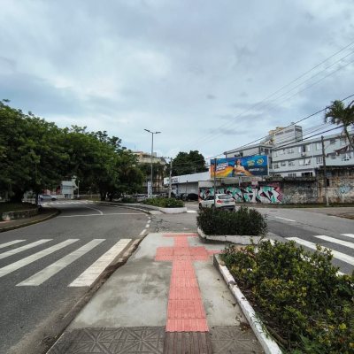 Sala com 38m², 1 garagem, no bairro Coqueiros em Florianópolis