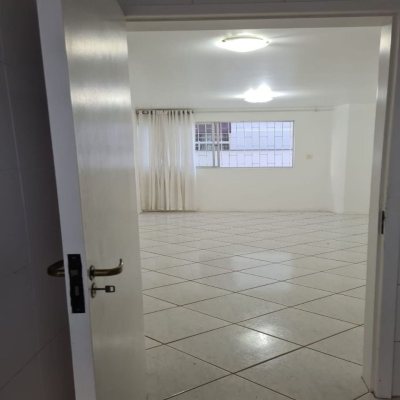 Apartamentos com 58m², 2 quartos, 1 garagem, no bairro Capoeiras em Florianópolis