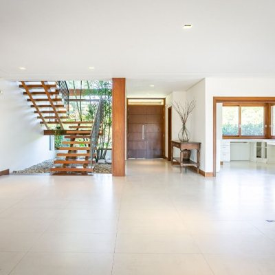 Casa em Condomínio com 600m², 3 quartos, 3 suítes, 4 garagens, no bairro Cacupe em Florianópolis