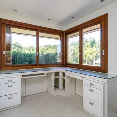 Casa em Condomínio com 600m², 3 quartos, 3 suítes, 4 garagens, no bairro Cacupe em Florianópolis