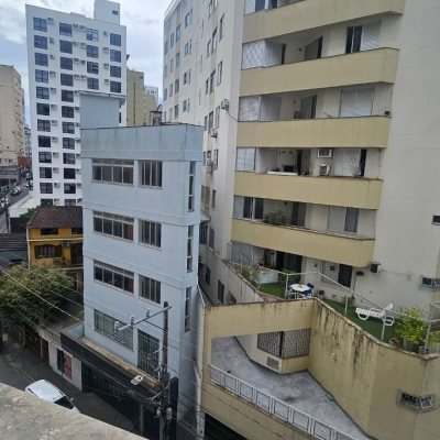 Apartamentos com 92m², 3 quartos, 1 garagem, no bairro Centro em Florianópolis