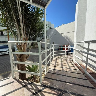 Apartamentos com 48m², 1 quarto, 1 garagem, no bairro Ingleses do Rio Vermelho em Florianópolis