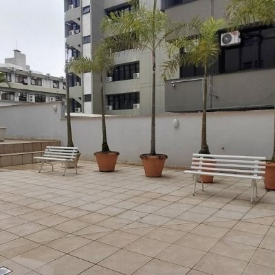Apartamentos com 64m², 2 quartos, 1 garagem, no bairro Centro em Florianópolis