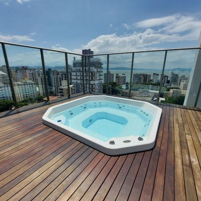 Apartamentos com 74m², 2 quartos, 1 suíte, 1 garagem, no bairro Centro em Florianópolis