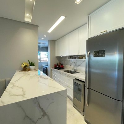 Apartamentos com 74m², 2 quartos, 1 suíte, 1 garagem, no bairro Centro em Florianópolis