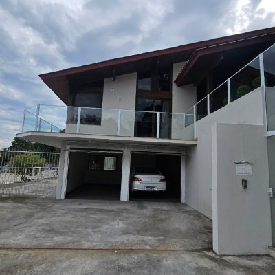 Casa Residencial com 316m², 4 quartos, 1 suíte, 2 garagens, no bairro Saco Dos Limões em Florianópolis
